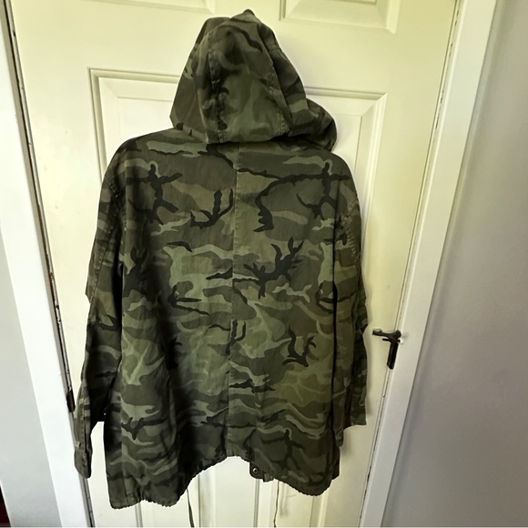 Women’s Forever 21 Green Camouflage Jacket - Picture 3 of 5